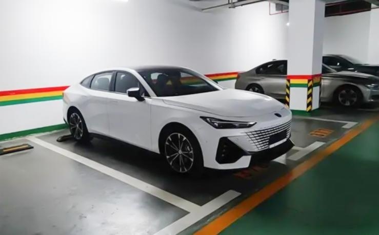 “长安最美轿车” 广州车展来袭，UNI-V值得关注的亮点，都在这了