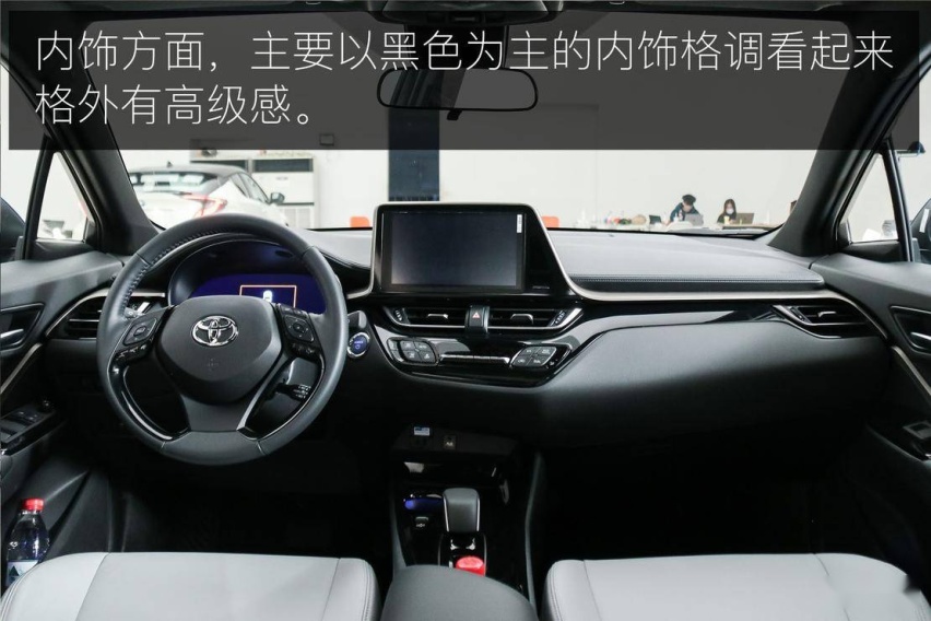 极具设计美感的 SUV 广汽丰田 C-HR EV 实拍