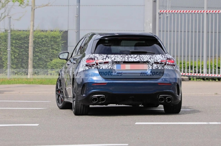 梅赛德斯-AMG A45中期改款谍照，变化集中在灯组，依旧2.0T动力