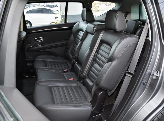 被车标拖累的进口MPV，配1.8T+三层隔音已跌至20万