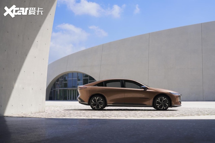 弯道王再现新风采，MAZDA EZ-6亮相2024广州车展