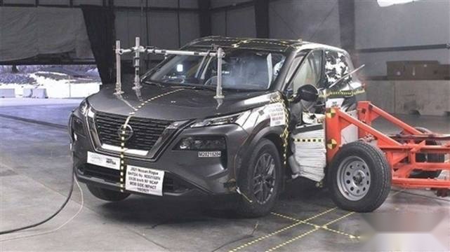 新一代奇骏在美国碰撞测试副驾仅获2星，“技术日产”技术倒退？