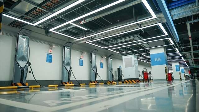 北汽蓝谷加速高端转型，市场看好极狐品牌成长