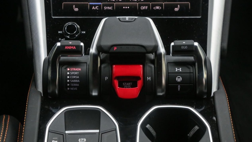 内燃机拥趸的Dream Car 试驾兰博基尼Urus
