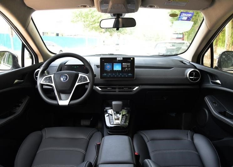 新款比亚迪元EV360上市！10万续航超300的SUV！