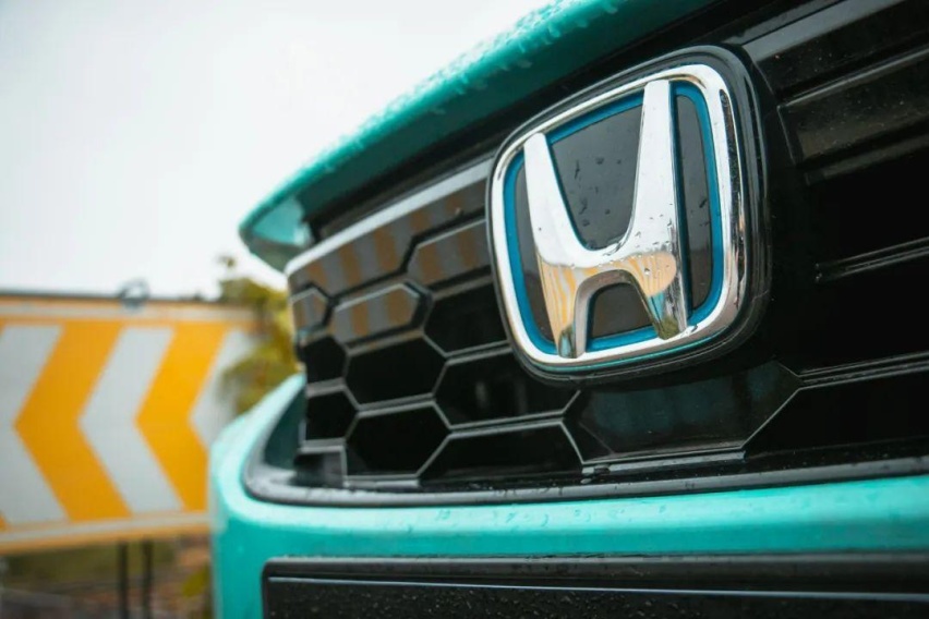 什么是年轻人该玩的车，五门轿跑型格HATCHBACK给你答案