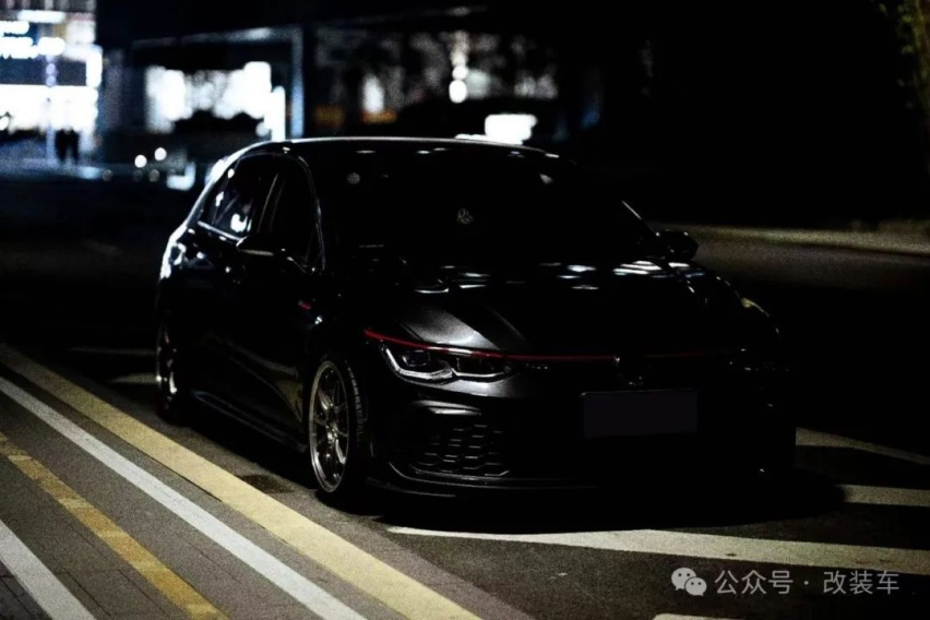 走街风的大众8代高尔夫GTI，一切都拿捏得恰到好处