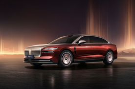 据岚图汽车内部消息，备受消费者期待的岚图追光L售价或为35万元左右，剑