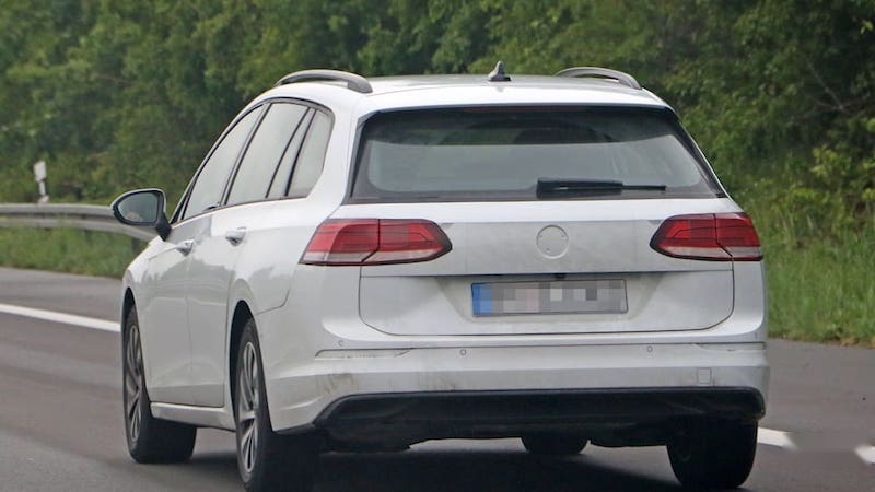 Volkswagen-Golf-Variant-16.jpg