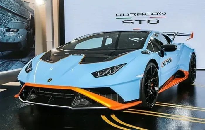 宾利、保时捷、兰博基尼携3款百万豪车，亮相消博会，快一饱眼福