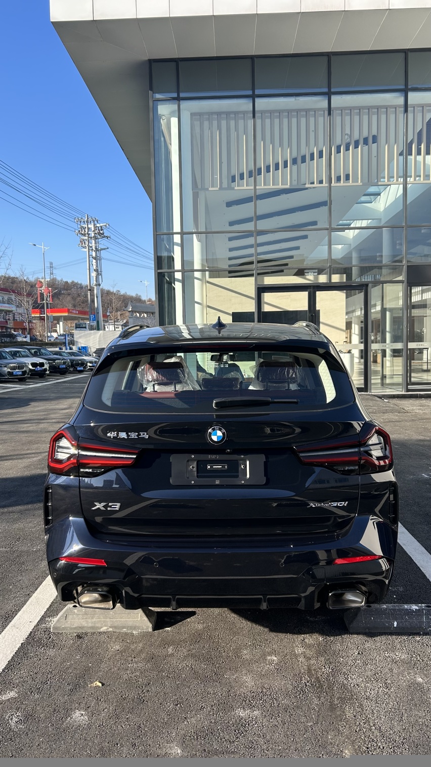 买辆新车做冬测 2023款宝马X3 xDrive30i 领先型 M曜夜