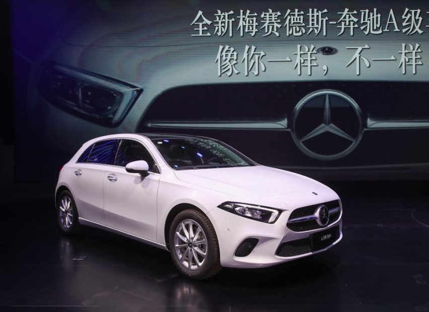 还看奥迪A3?奔驰进口轿车仅17万出头,标配双10.25寸屏