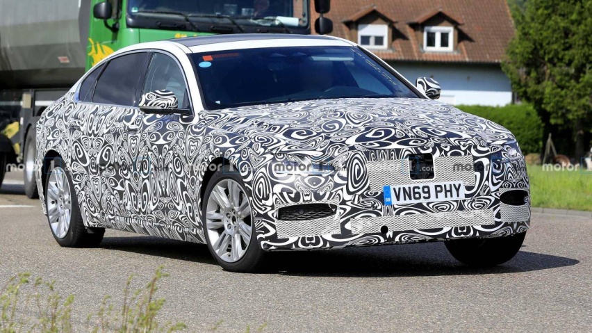 2021-jaguar-xf-l-spy-photos (1).jpg