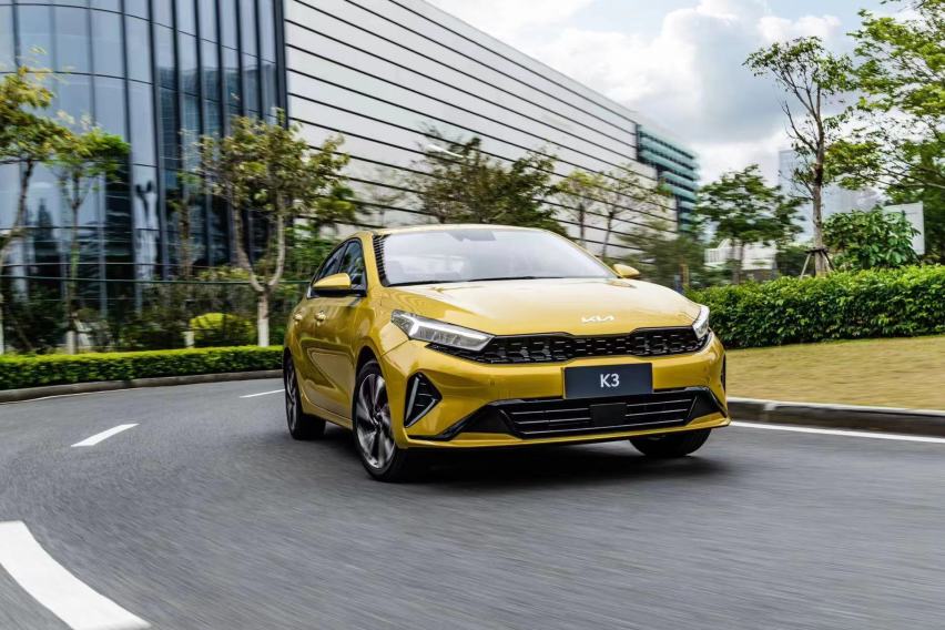 变身小K5，欲当小钢炮    驾驶2023款起亚K3 1.5L