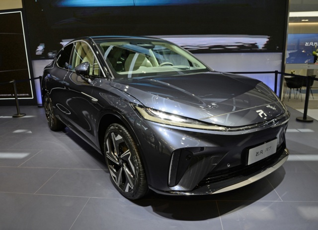 车长4900mm，续航可达642KM，带你看上汽飞凡R7