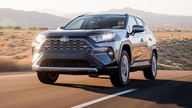 三款主流SUV间的竞争，CRV、RAV4、奇骏，买谁更省心？