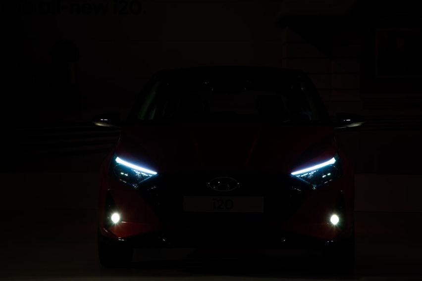 new-hyundai-i20-front-with-led-drls-on-c363.jpg