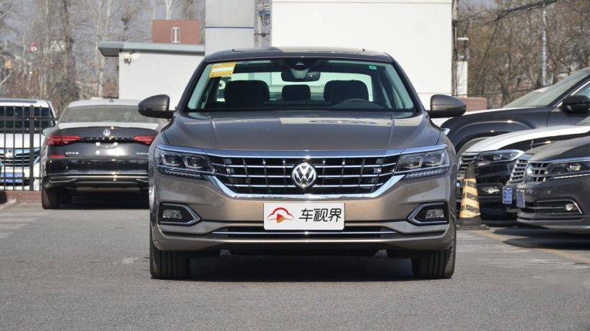 手握20万买专车 帕萨特和迈腾选哪个？为什么老司机都这样讲