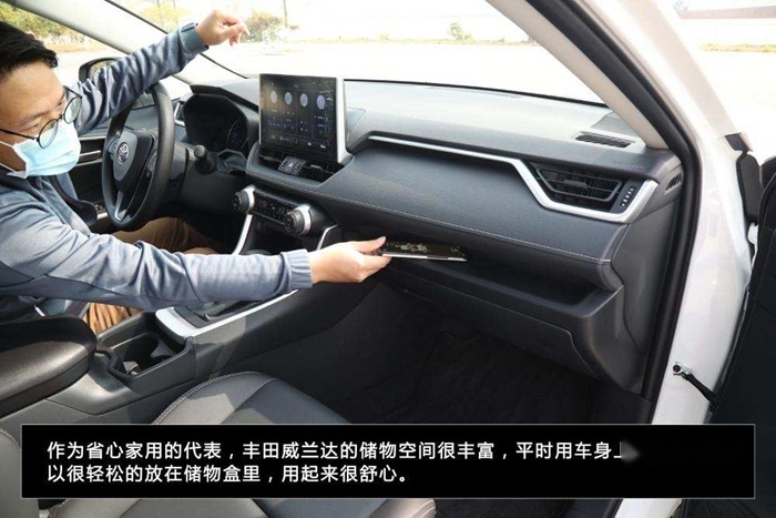 送豆腐要快又稳，除了车技好，还需要大师级底盘