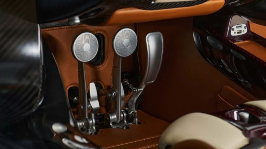 帕加尼Utopia Roadster，限量130台