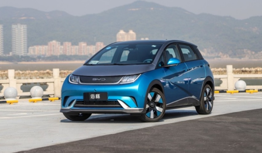 10万预算买纯电动车，海豚、无界Pro、KiWi EV和哪吒V，该怎么
