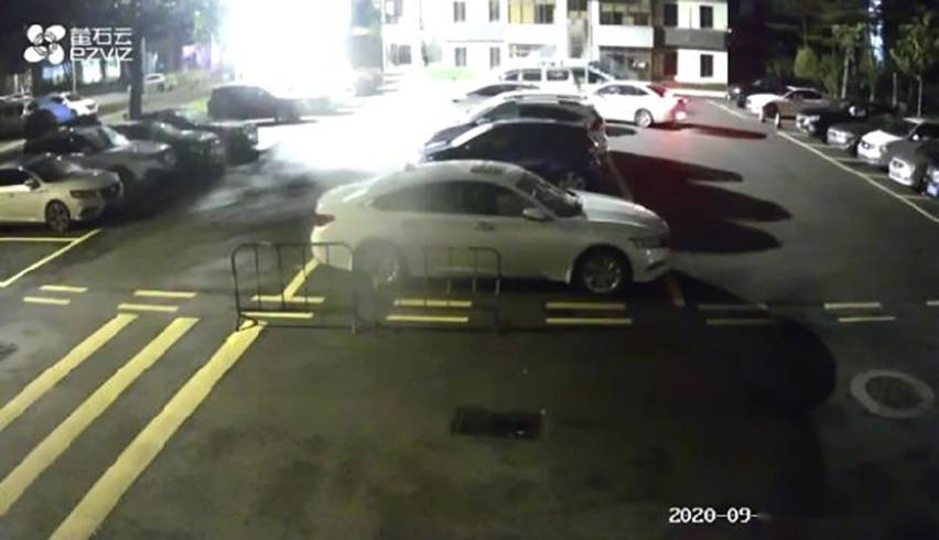 定损6000+，网约车司机蹭了我的福特还当没事发生过？