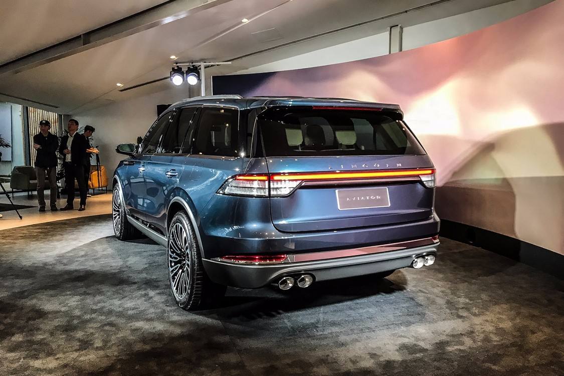 ��һ�������ʽ7���д���SUV���ˣ���۴�����3.0T+10