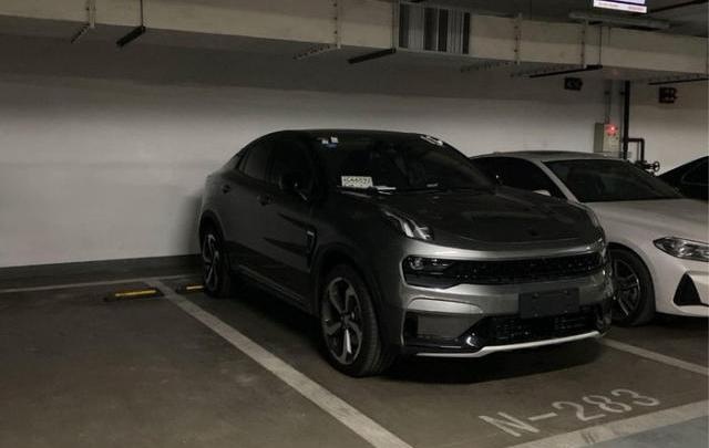 领克05实车拍摄，溜背造型设计，定位轿跑SUV！​你喜欢吗？