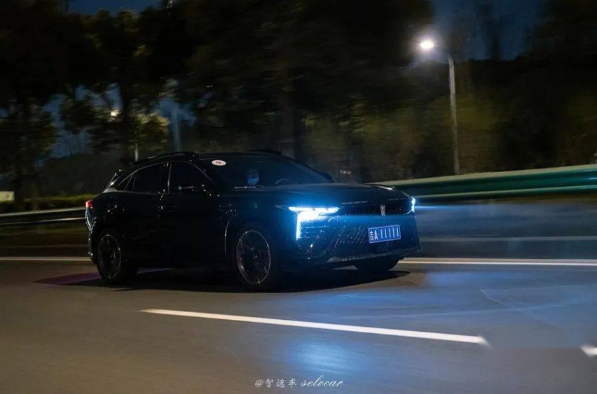 大学毕业买什么车？奔腾B70S不容错过，不到13万就有2.0T