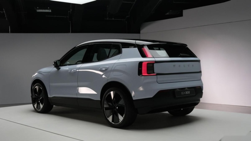 沃尔沃最小的纯电SUV，续航480km，每月养车约700元/月？