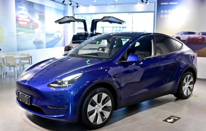 福特野马第二台SUV？复古设计+大圆车灯，老车迷：想起了庞蒂亚克