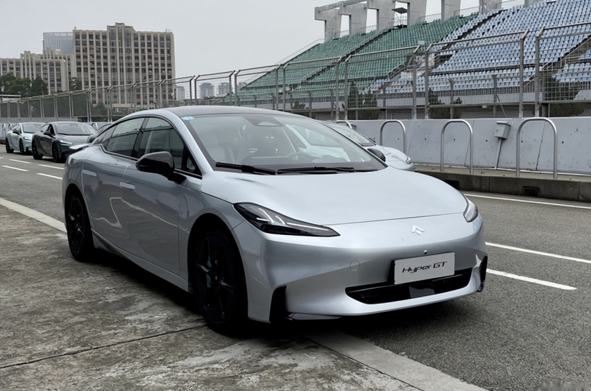 智界S7正式上市：指导价下调近万元，激光雷达配备版本已明确