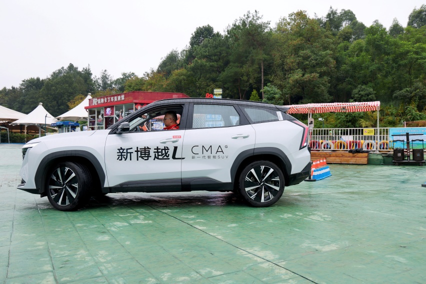 “智驾比”拉满，新博越L智驾试驾体验营成都站收官