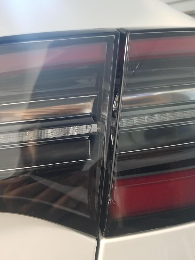 特斯拉Model 3，被爆出装配质量问题！