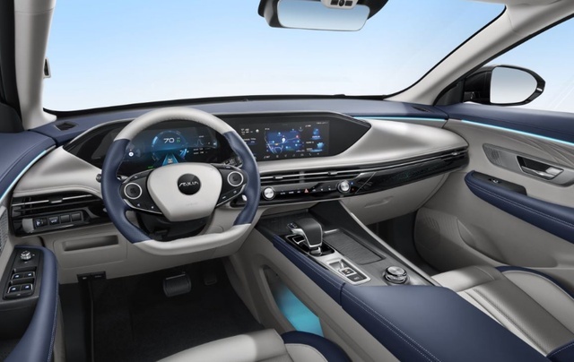 13万解锁混动紧凑级SUV、百公里油耗4.8L，东风风神皓极怎么样？