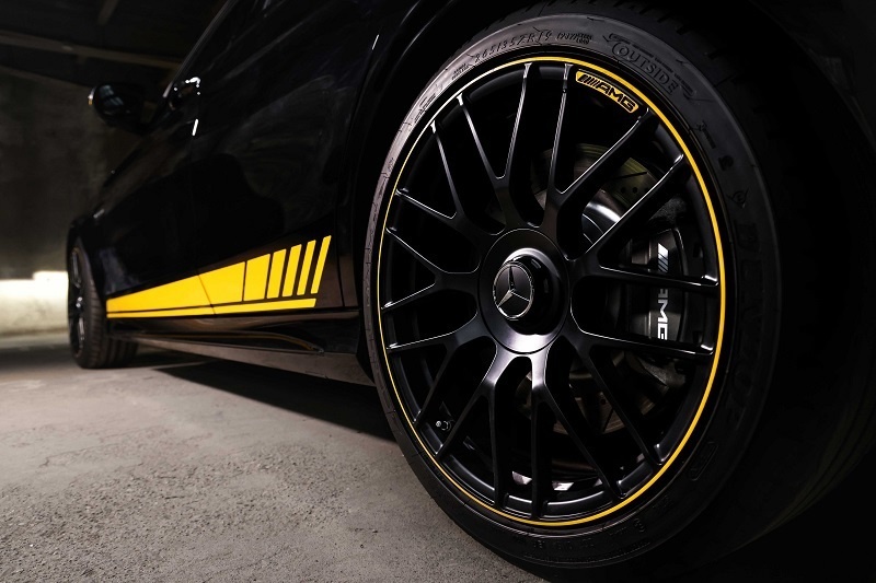 秉承赛道基因，奔驰AMG C63暗夜特别版上市