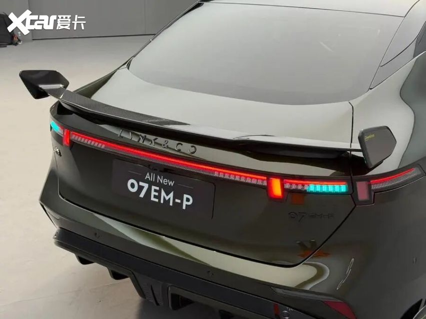 拉风动感!浩思动力赋能领克07 EM-P碳纤维尾翼版
