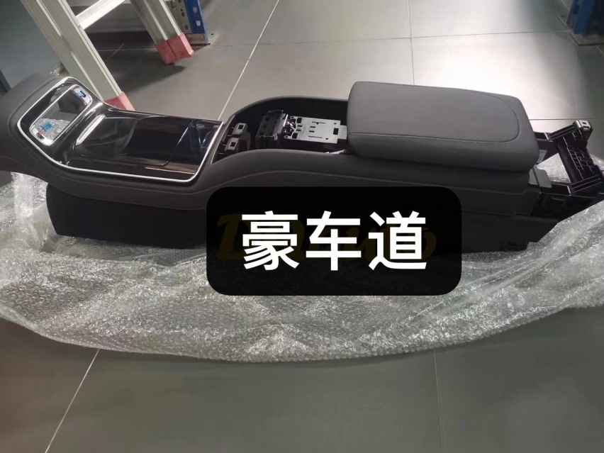 2021款迈巴赫S级原厂改装行政四座，五座改四座