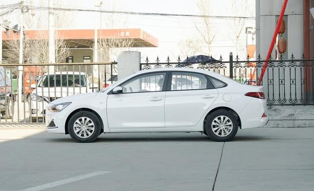 合资紧凑型轿车，现代悦动颜值高还省油，值得购买吗？