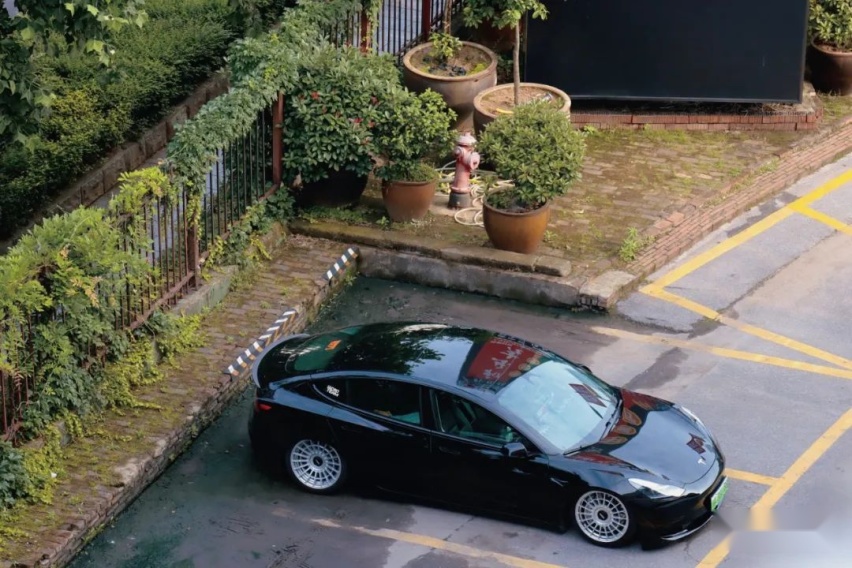 购入特斯拉Model 3玩姿态改装，只因油价涨了两毛钱