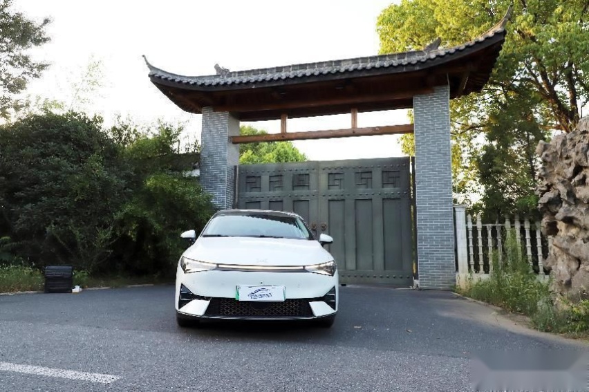 20万就能买精品，科技实力更亮眼，实拍小鹏P5