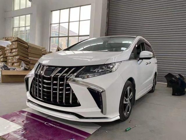 MPV是不是只流行“大嘴巴”？ 考斯特像埃尔法看齐