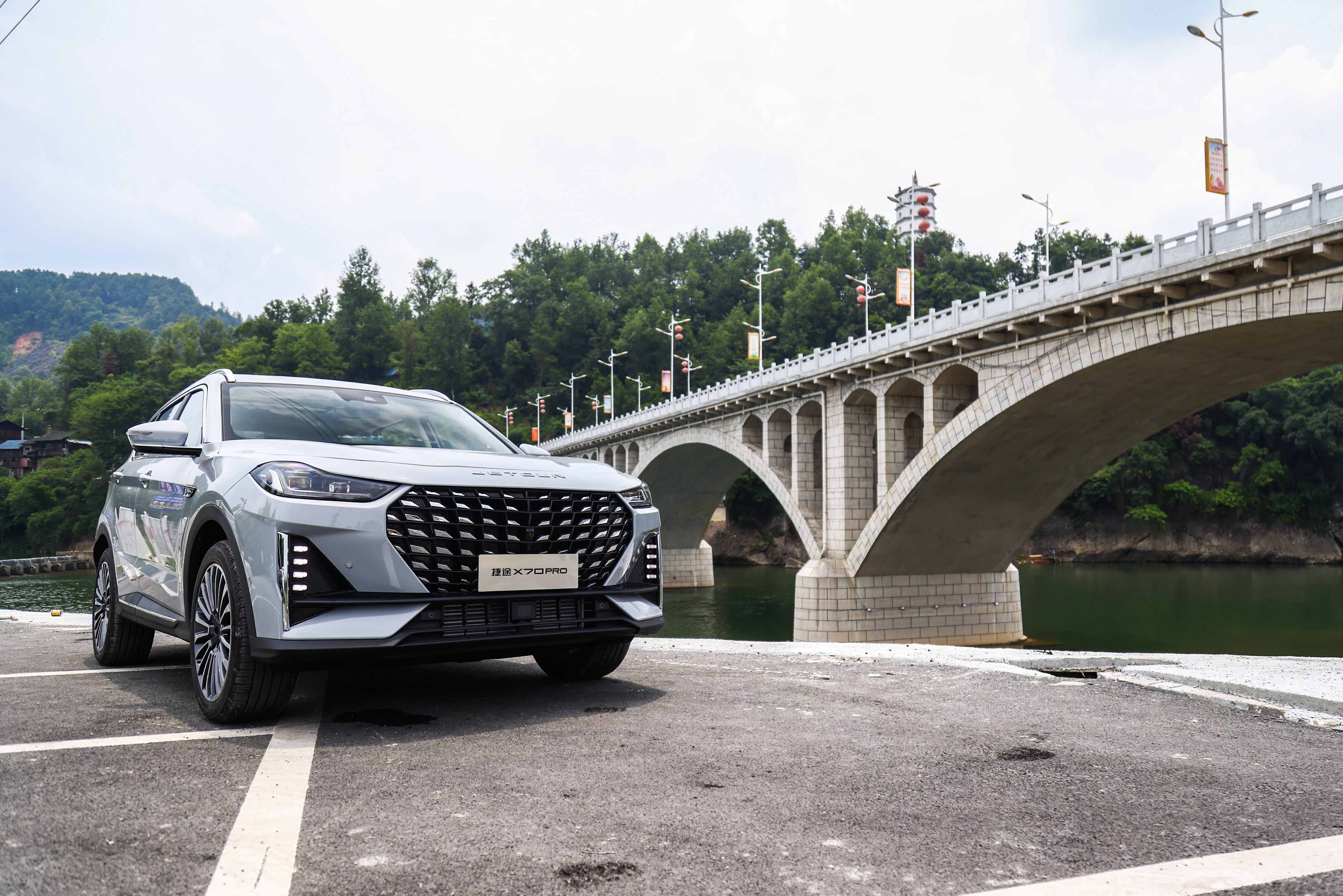 ��X70 PLUS��λ���ߣ���;X70 PRO�кο��c��