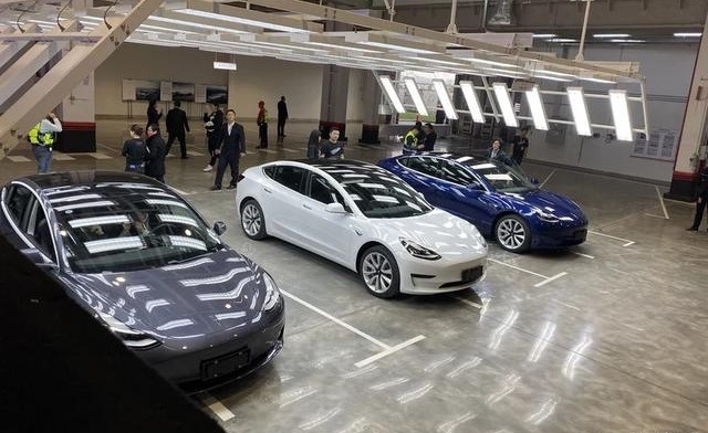 国产特斯拉Model 3正式交付，国产Model Y启动量产
