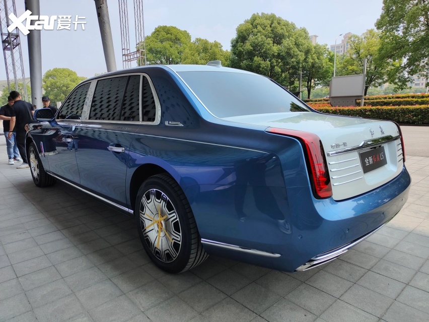 或700万起？新一代红旗L5现身街头，长近6米+升降立标，搭V8动力