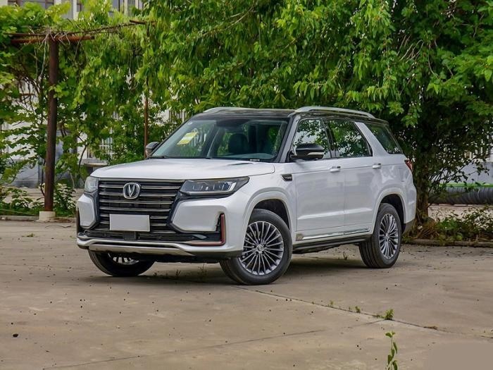 一切都挺好！标配2.0T+6AT，长近5米的SUV，实拍长安CS95