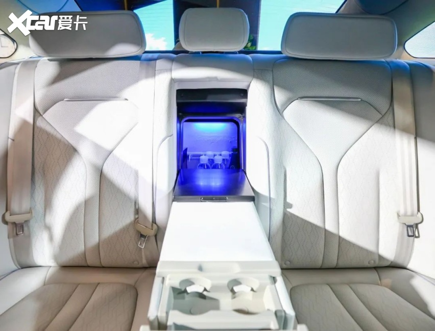 小鹏P5内饰亮相，“智能第三空间”的概念能崛起吗？