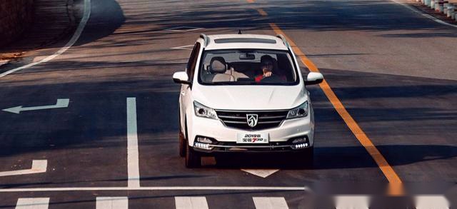 都叫750Li,这款国产车和宝马750Li价格差了192.62万