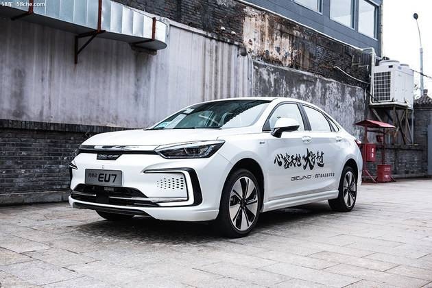 新能源中级车PK BEIJING-EU7VS秦Pro EV