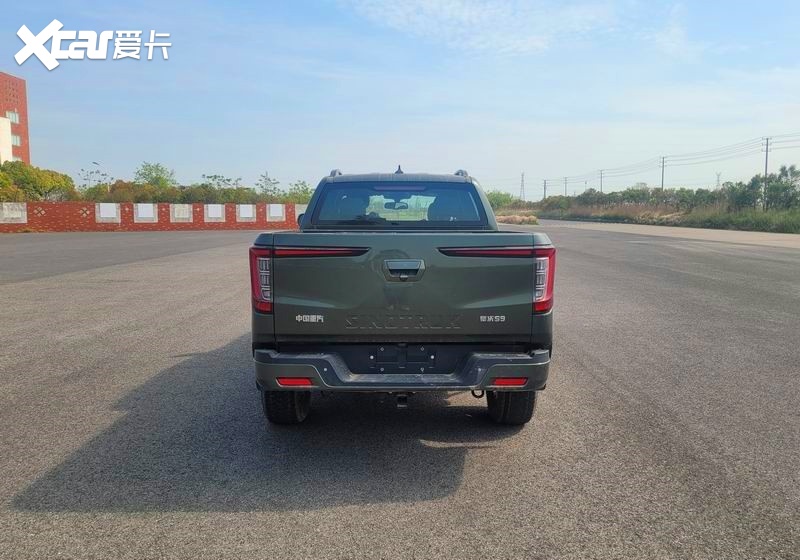 潍柴2.0t发动机,中国重汽全新大皮卡越野版亮相工信部